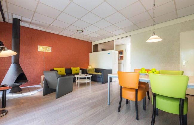 Well-kept Bungalow With Fireplace Near Valkenburg - Photo 6