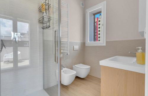 Airy Apartments with Balcony & Garage by NDP rent - Foto 32