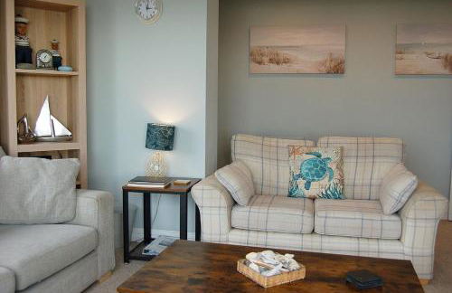 Sound of the Sea, beach front Bungalow with hot tub, in Tywyn - Foto 17