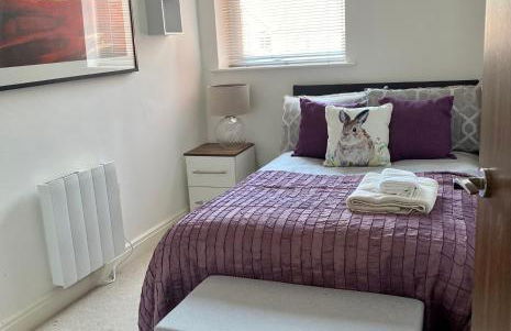 Chester City Centre Waterfront Apartment - Photo 23