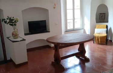 House of the Arches - Photo 2