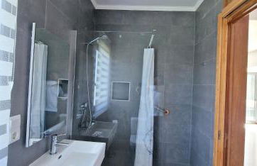 Exceptional villa in Vila Franca Do Campo with private pool - Photo 12