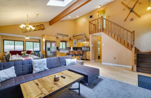 Secluded Cabin, Jacuzzi, Pool Table, King Bed & Fire Pit - Photo 33