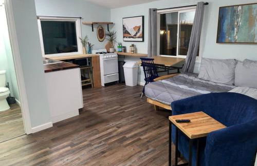 Cozy Little Cabin Slumber Village 3 - Photo 4