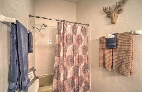 Hike, Fish and Ski Beech Mtn Condo with Balcony - Foto 19