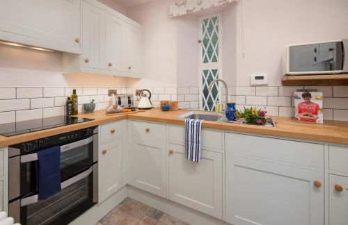 East Lodge - Photo 5