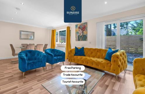 MUIRTON 1 - 4 Bed House, 4 Car Parking, 2 Baths, 5 Smart TVs, Fully Equipped, Large Dining and Living Space, Rear Garden, Free WiFi, by SUNRISE LONG LETS and SERVICED ACCOMMODATION DUNDEE - Foto 40