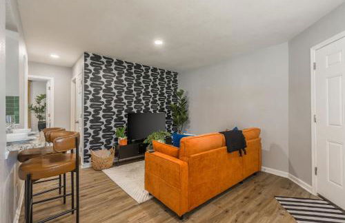 Home in Kansas City 15 mins to KCI with a KING bed and workspace - Foto 13