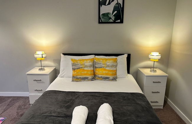 Adelphi Wharf Apartments by Beehosting - Photo 3