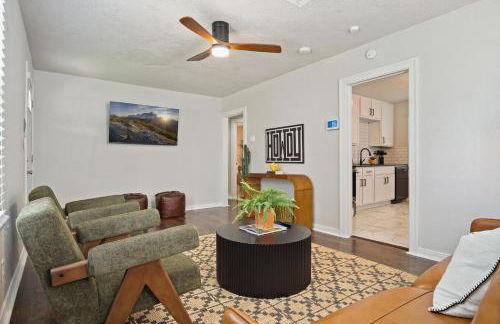 Charming Yellow Door House Steps from OU - Photo 24