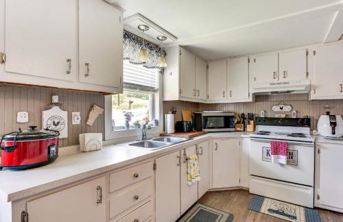 Steps to Crystal Lake Spacious Retreat with Views - Foto 12