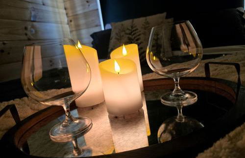 Incredible Modern Tiny Log Cabin near the Ammonoosuc River for a Romantic Getaway in New Hampshire - Foto 36