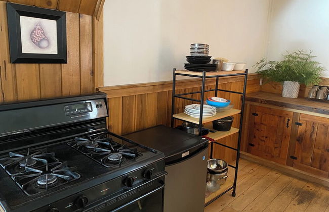 Rustic Beaverfoot Lodge Basic Cabin - Photo 17