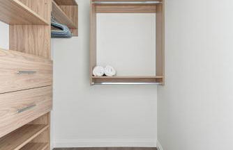 Lux Apts with Lake Views and Top Amenities - Foto 52