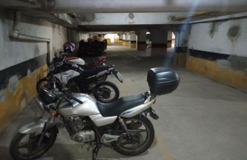 Apto frente ao mar, ar cond. frio e Wi-Fi - Foto 49