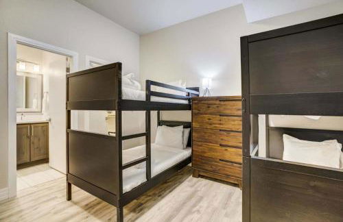 4BD Home w Rooftop Patio Fire Pit & Mountain Views - Foto 24