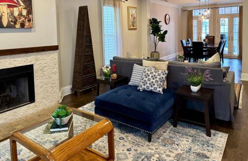 3 br Spacious Home in Ideal Location w Free Parking Back Yard Pets Welcome - Foto 26