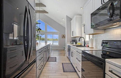 7 Bed Beachfront with Scenic Views Sister Lakes - Foto 20