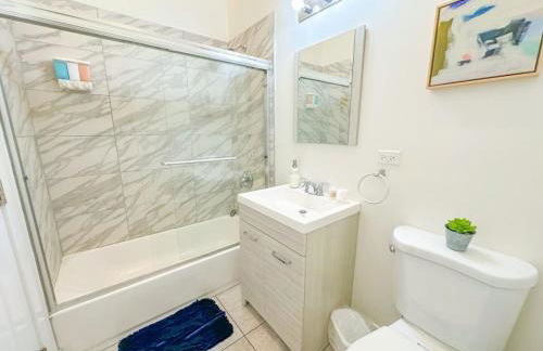 Friendly 3BR Chicago Getaway Near McCormick 2001 S State St - 2G - Foto 17