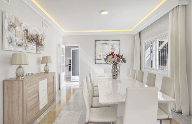 Elegant Villa Retreat - Foto 24