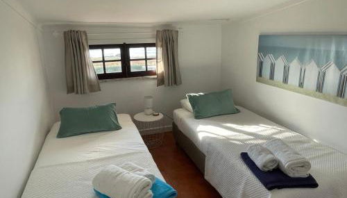 First-Line Oceanfront House in Moledo - Foto 4