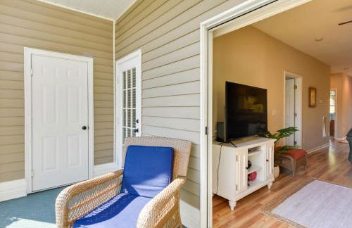 Pond Views and Community Perks Sunset Beach Condo! - Foto 21