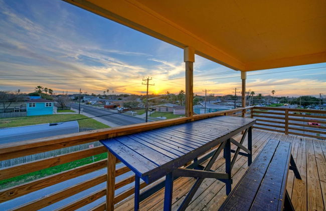 6bdr, Balcony w/ Bay View, Shared Pool + Boat Dock Keeper Red by Avantstay - Foto 35