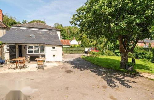 4 Bed-2 Bath-Bar-Pool Table-Library- Xmas venue - Photo 29