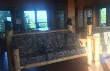 LOG HOME CANINE RETREAT with DOG ART COLLECTION - Foto 6