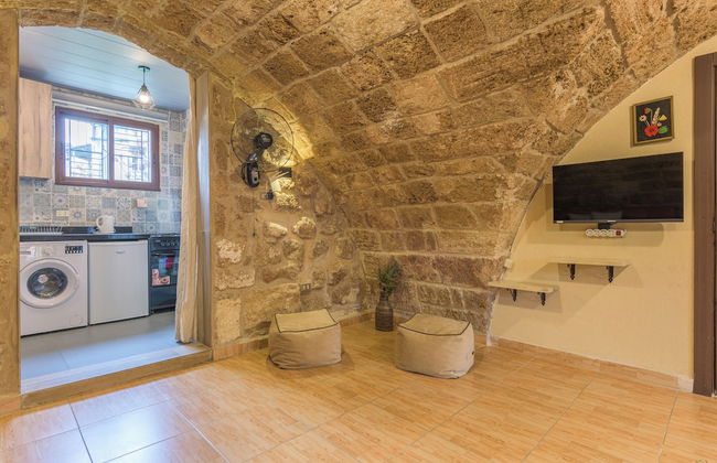 Timberwood Studio in Batroun - Photo 15