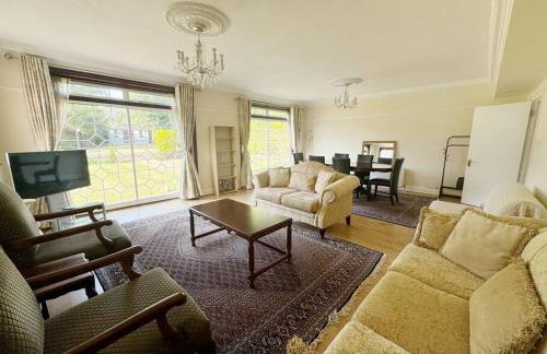 Bright & Spacious House Near Central London - Foto 1