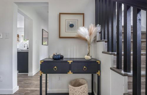 The Akron Retreat: Modern 3-Bedroom Oasis - Foto 6