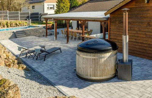 Nature Retreat Pool, Hot Tub, Sauna, Hiking-Caves - Photo 12