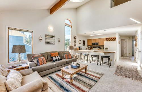 Bright Townhome - 1 Mile to Downtown Cloudcroft - Photo 1