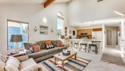 Bright Townhome - 1 Mile to Downtown Cloudcroft - Foto 1