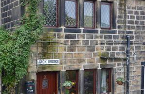 2 Bed Cottage - Sleeps 4 - Pets - Parking - Photo 10