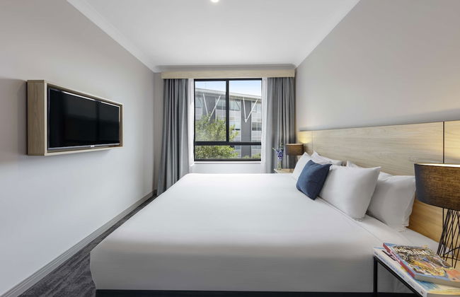 Oaks Sydney North Ryde Suites - Photo 12