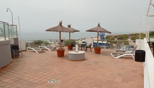 Islantilla primera linea de playa, piscina, parking - Foto 3