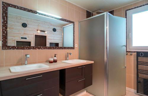 Le Chêne Sacré - Piscine intérieur - Foto 6