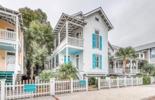 Charleston-style cottage w/ lovely decks, steps to the beach & pools - Foto 1