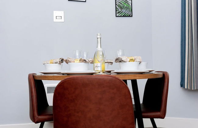 The Lower Gathering - Wrexham Town Centre - Sleeps Up To 10 - Photo 33