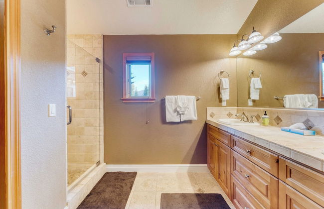 Luxe All-season Retreat by Avantstay Prime Location, Near Skiing - Foto 36