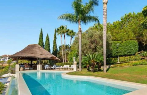 This exquisite Andalusian-style villa - Foto 1