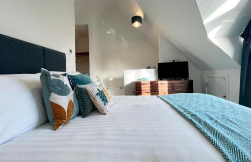 Beautiful 3 Bed Townhouse with Parking, close to Sea Front - Photo 24