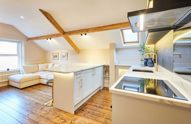 Host Stay The Rooftop Gallery - Photo 9