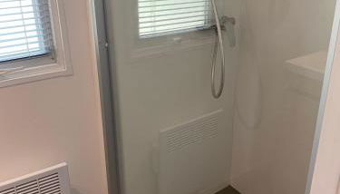 Location de vacances en campagne avec accès piscine - Foto 5, Shower