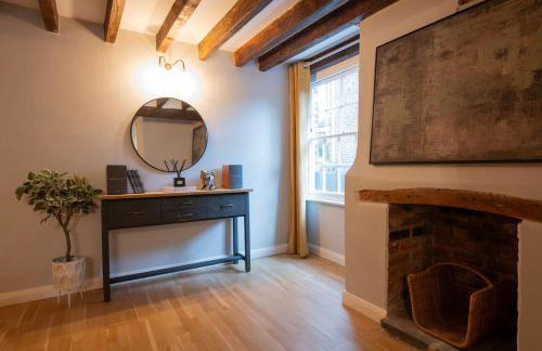 Charming 3BR Cottage Sleeps 8 - 15 Mins to Centre - Foto 34