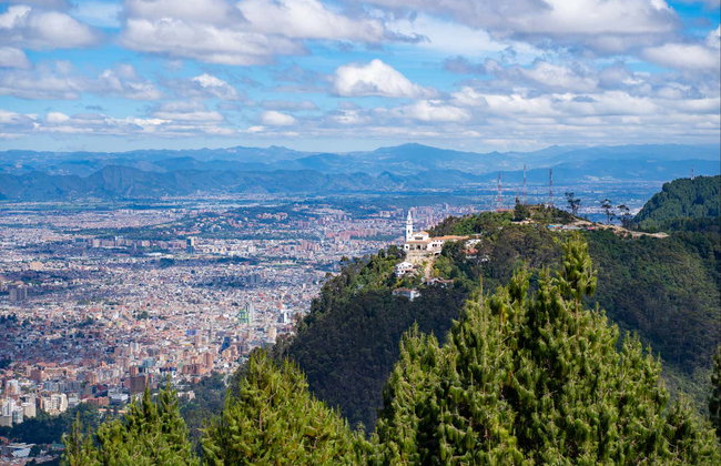 Visita guiada por Bogotá + Teléferico a Monserrate - Foto 2