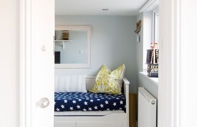 4BR Beach House Sleeps 10 - 5 Mins Walk to the Sea - Foto 15