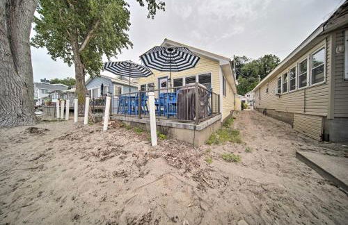 1 Mi to Presque Isle Waterfront Lake Erie Cottage - Foto 2